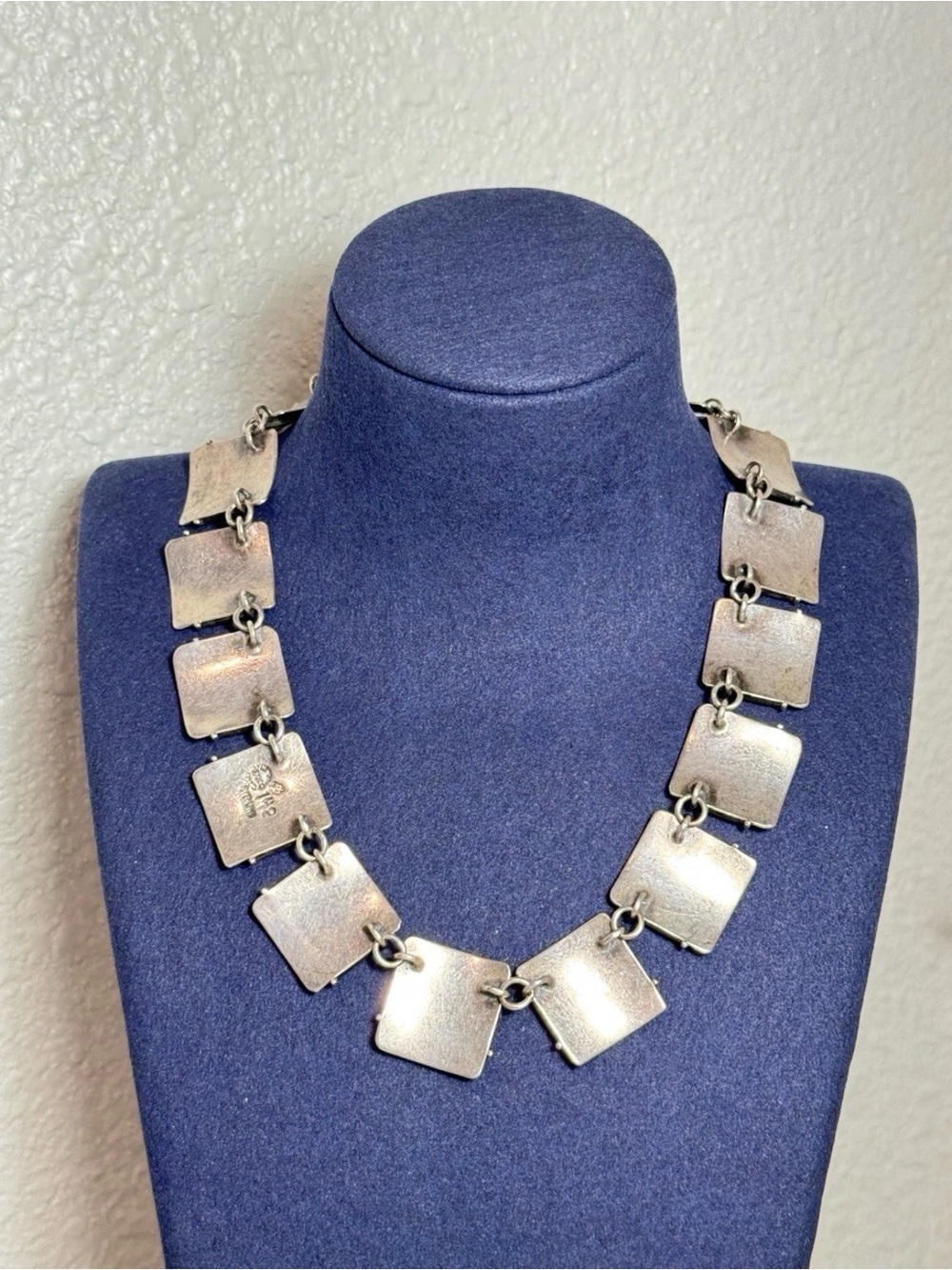 VICTORIA MEXICAN VINTAGE
STERLING SILVER NECKLACE - Picture 2 of 5